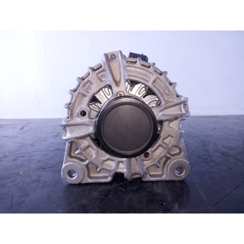 Recambio de alternador para dacia sandero iii referencia OEM IAM 231002175R  