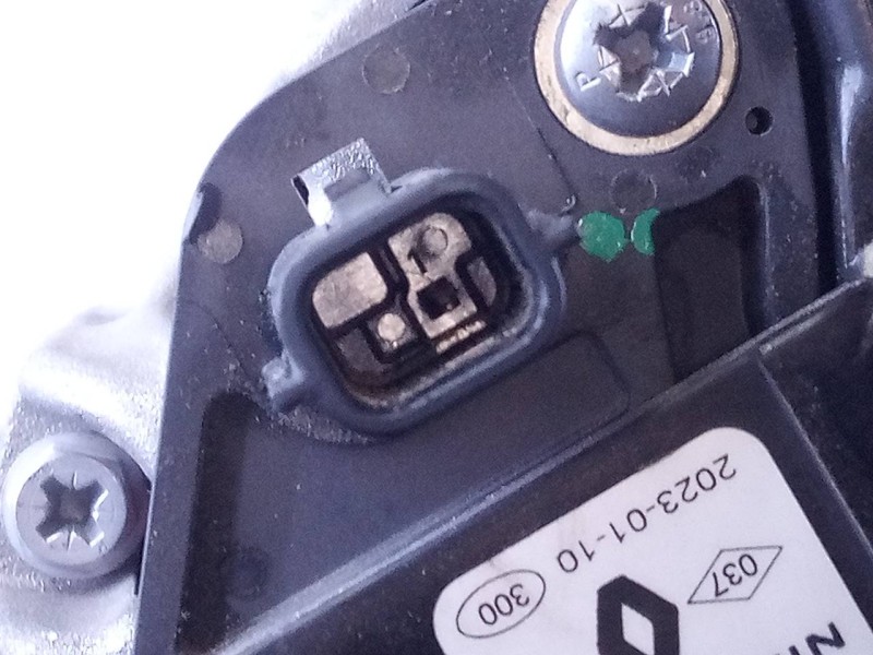 Recambio de alternador para dacia sandero iii referencia OEM IAM 231002175R  