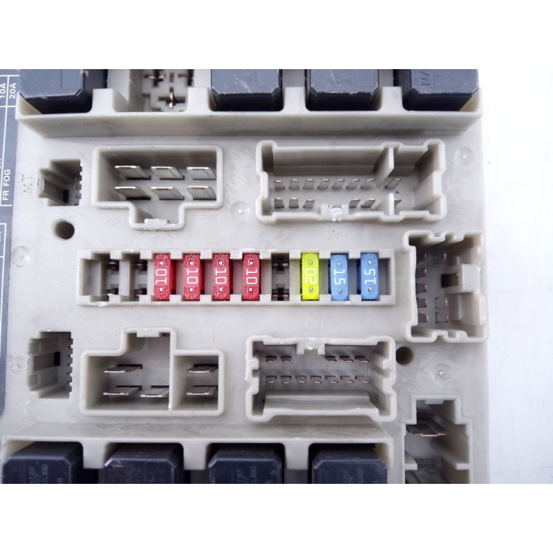 Recambio de caja reles / fusibles para nissan micra (k12e) acenta referencia OEM IAM   
