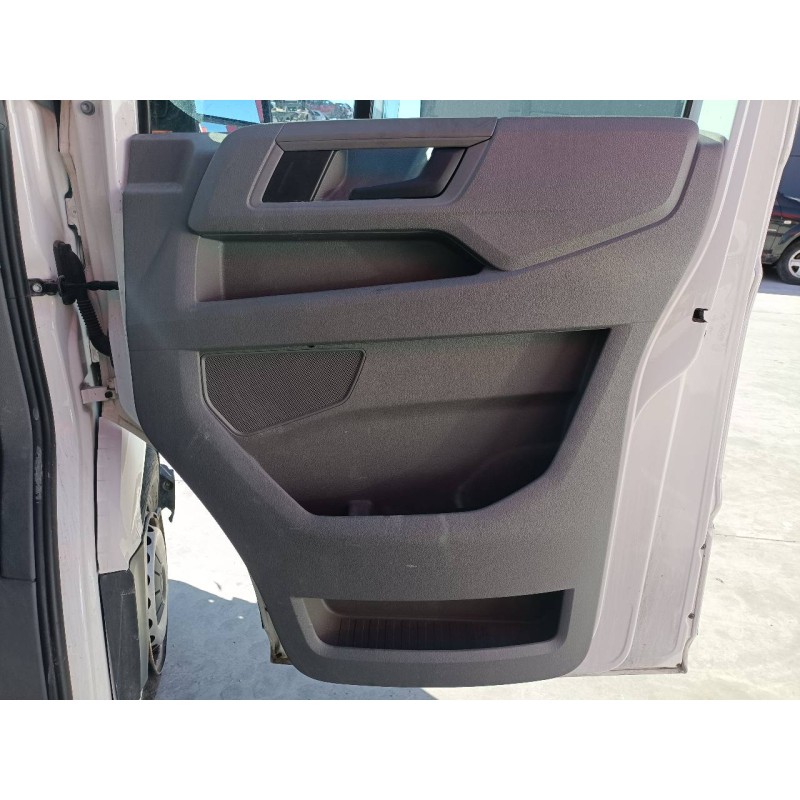 Recambio de guarnecido puerta delantera derecha para volkswagen crafter kasten referencia OEM IAM   