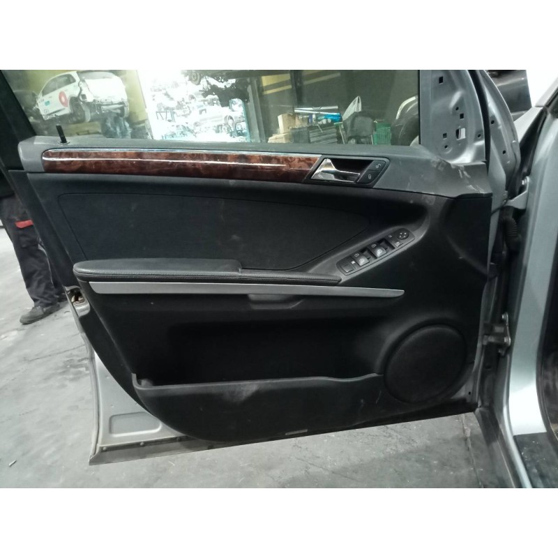 Recambio de guarnecido puerta delantera izquierda para mercedes clase m (w164) 3.0 cdi cat referencia OEM IAM   