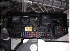 CAJA RELES / FUSIBLES 