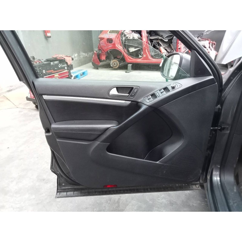 Recambio de guarnecido puerta delantera izquierda para volkswagen tiguan trendline plus referencia OEM IAM   