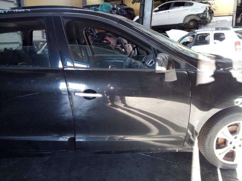 Recambio de puerta delantera derecha para renault scenic iii 1.9 dci diesel fap referencia OEM IAM   