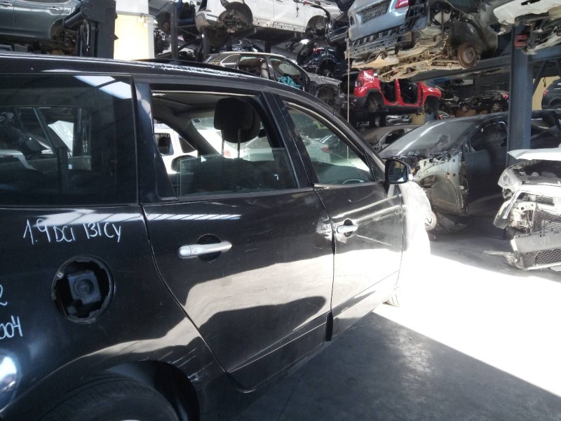 Recambio de puerta trasera derecha para renault scenic iii 1.9 dci diesel fap referencia OEM IAM   