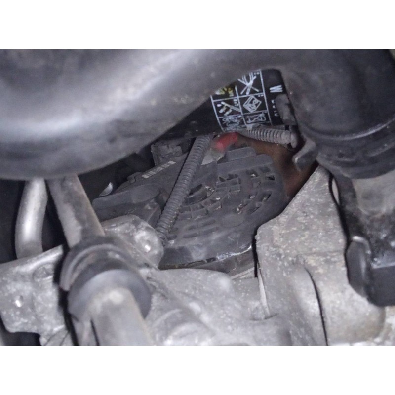 Recambio de alternador para renault scenic iii 1.9 dci diesel fap referencia OEM IAM   