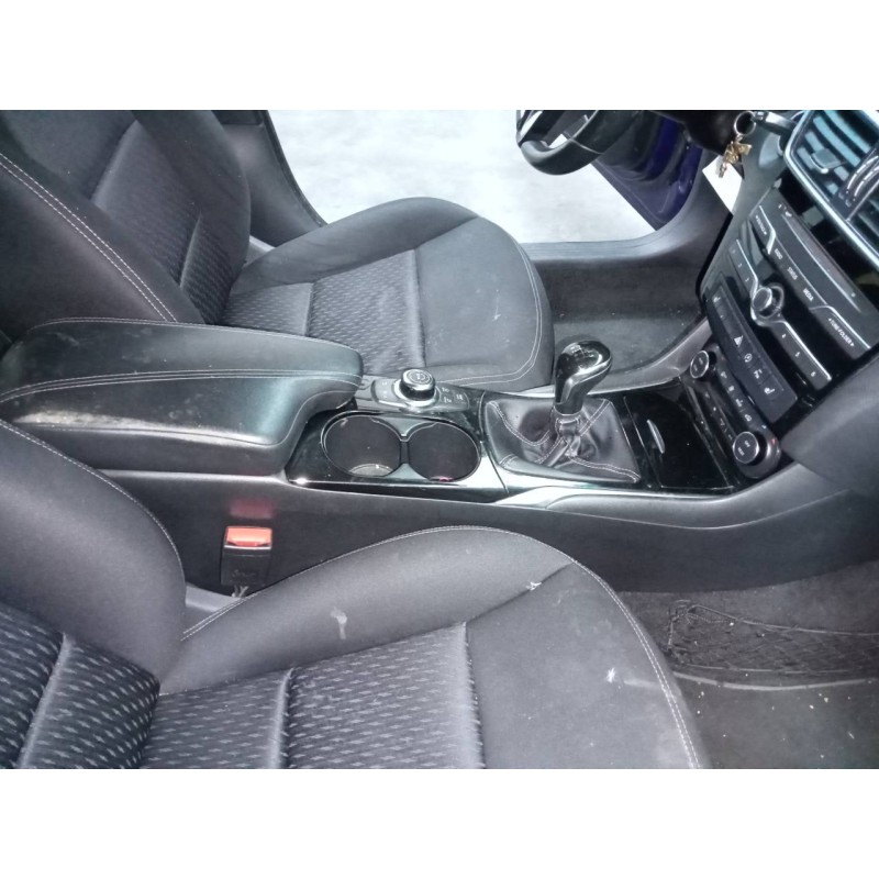 Recambio de consola central para infiniti q30 q30 referencia OEM IAM   