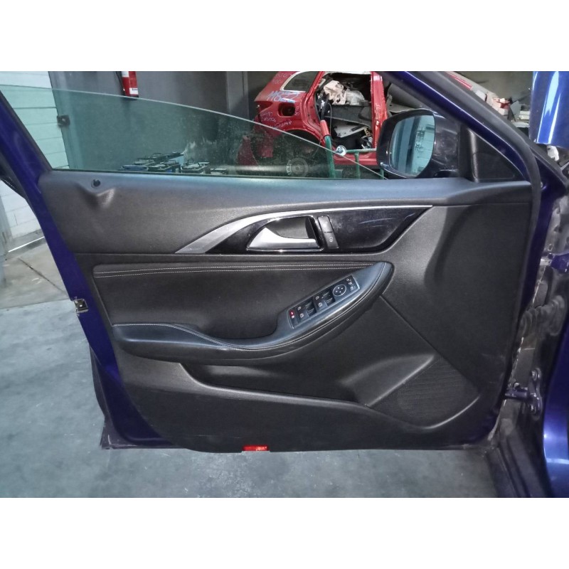 Recambio de guarnecido puerta delantera izquierda para infiniti q30 q30 referencia OEM IAM   