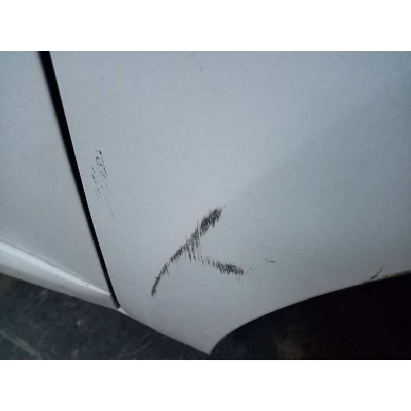 Recambio de aleta delantera derecha para renault megane iii berlina 5 p limited referencia OEM IAM   