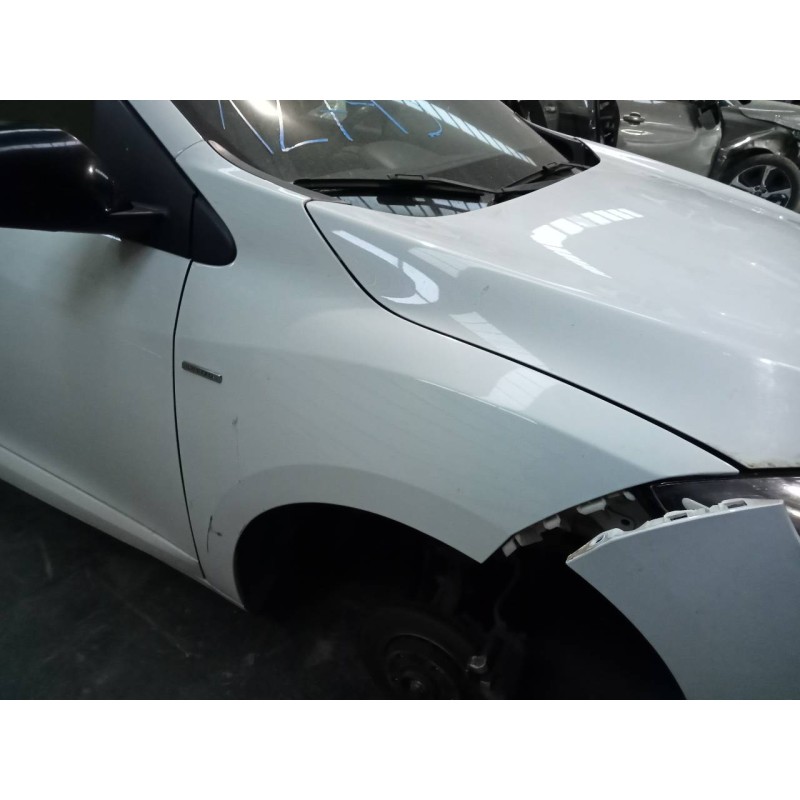 Recambio de aleta delantera derecha para renault megane iii berlina 5 p limited referencia OEM IAM   