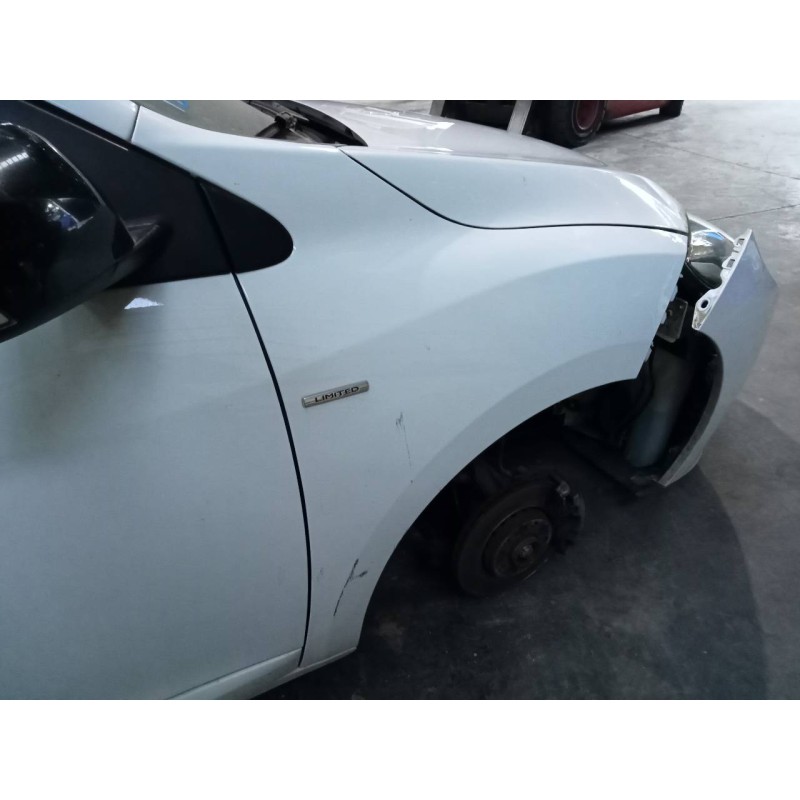 Recambio de aleta delantera derecha para renault megane iii berlina 5 p limited referencia OEM IAM   