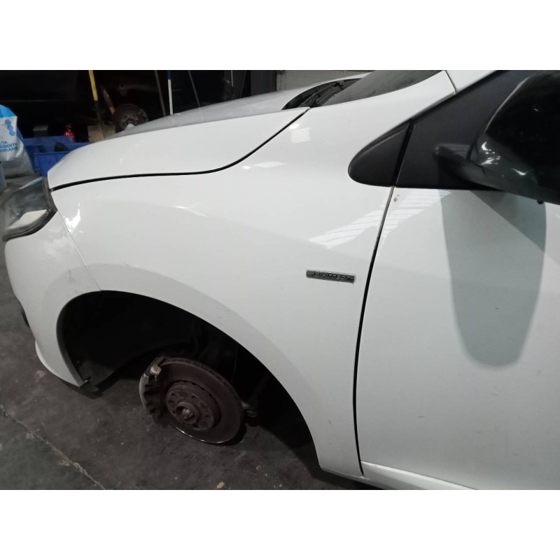 Recambio de aleta delantera izquierda para renault megane iii berlina 5 p limited referencia OEM IAM   
