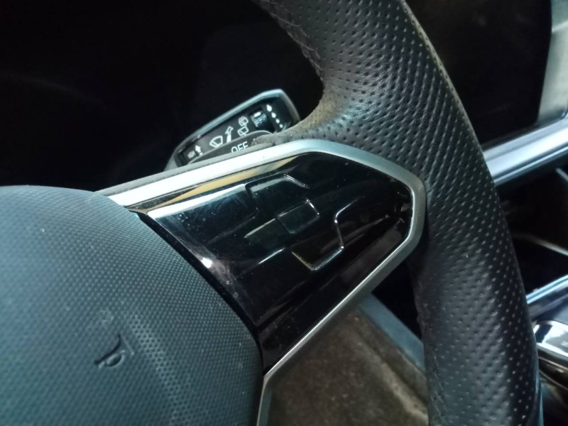 Recambio de volante para volkswagen touareg r-line 4 motion referencia OEM IAM   