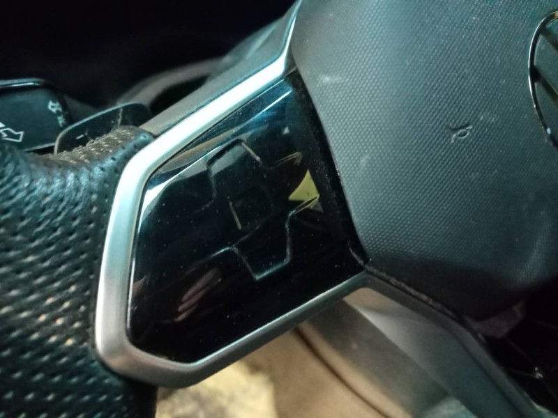 Recambio de volante para volkswagen touareg r-line 4 motion referencia OEM IAM   