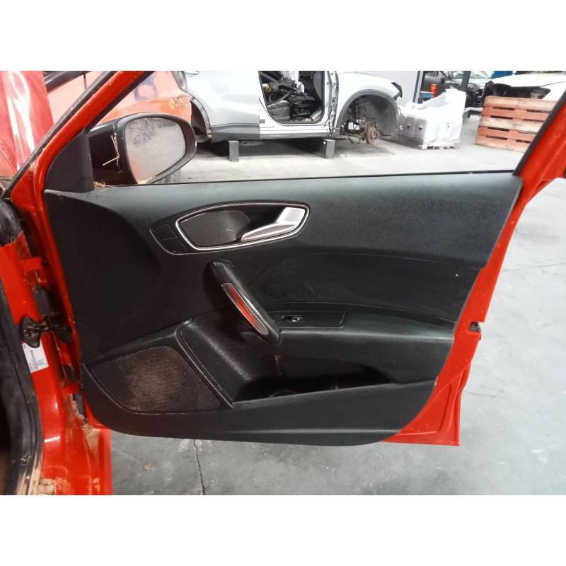 Recambio de guarnecido puerta delantera derecha para audi a1 sportback (8xf) attracted referencia OEM IAM   