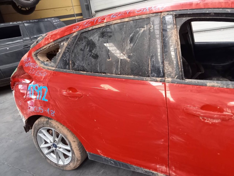 Recambio de puerta trasera derecha para ford focus st-line referencia OEM IAM   