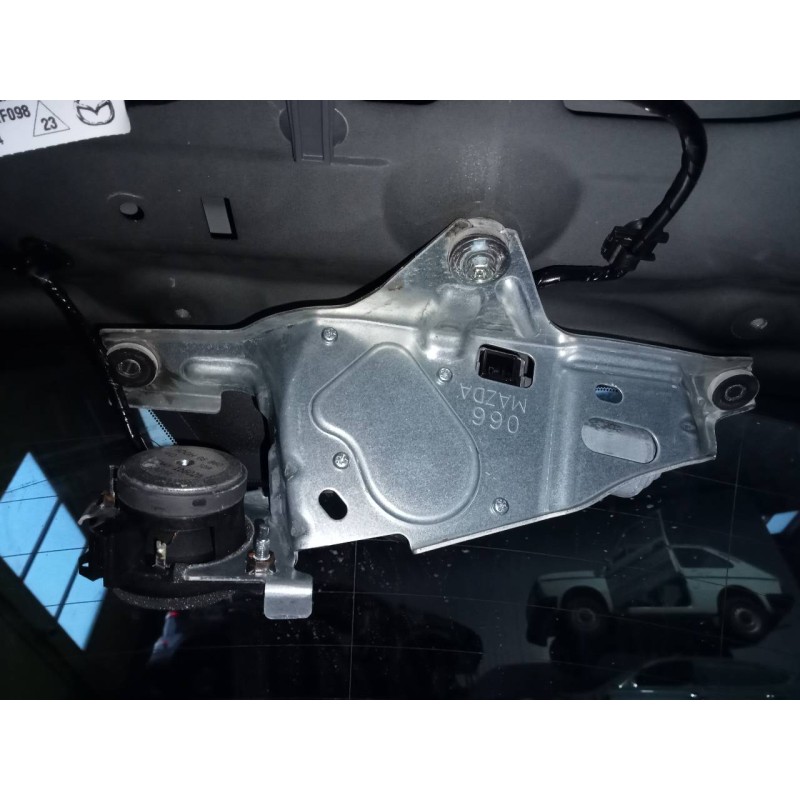 Recambio de motor limpia trasero para mazda cx-30 e-skyactiv-g referencia OEM IAM 066  