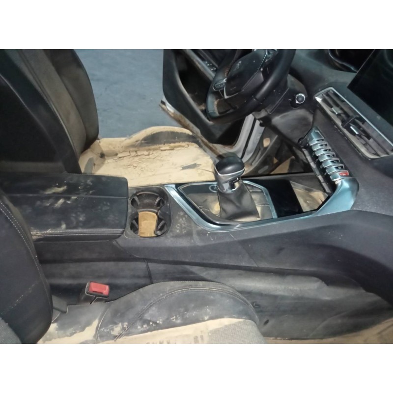 Recambio de consola central para peugeot 3008 gt line referencia OEM IAM   