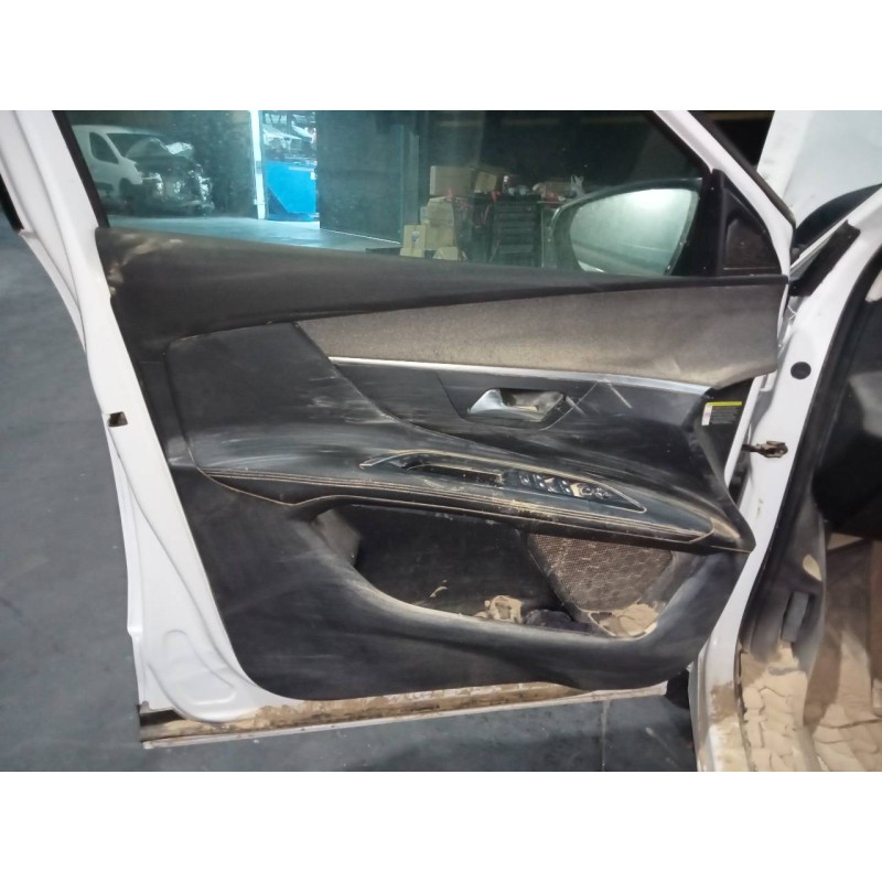 Recambio de guarnecido puerta delantera izquierda para peugeot 3008 gt line referencia OEM IAM   