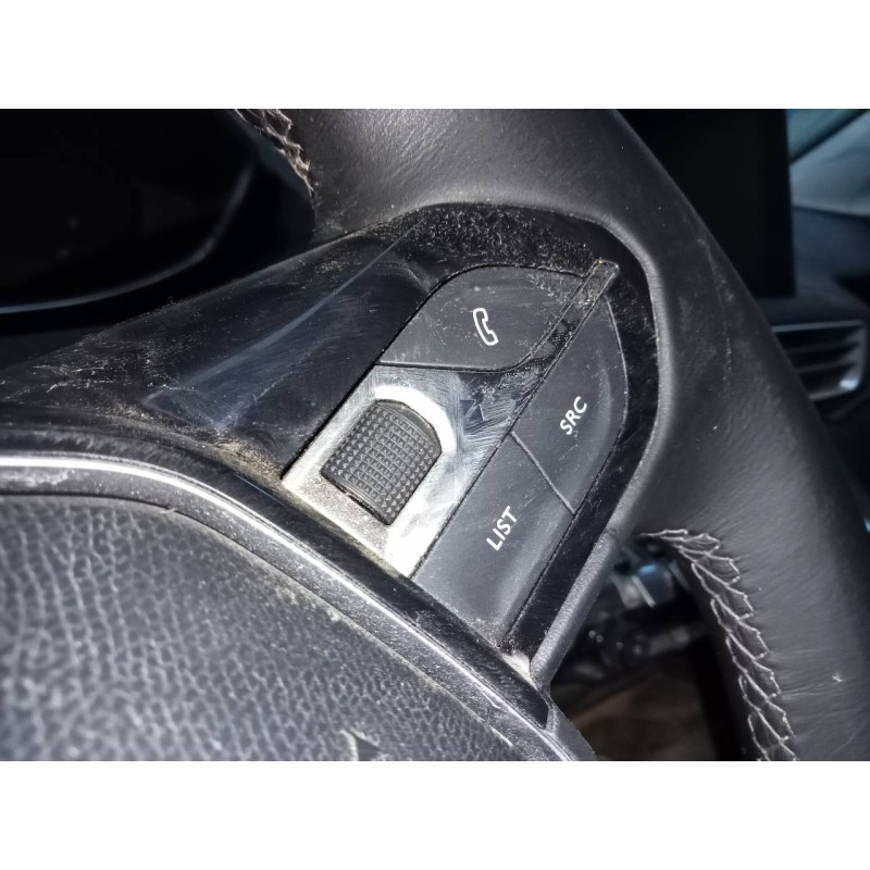 Recambio de volante para peugeot 3008 gt line referencia OEM IAM   