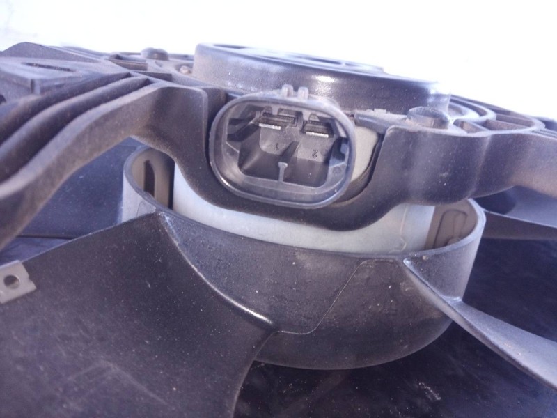 Recambio de electroventilador para peugeot 208 active referencia OEM IAM 9682895680 GMV140CEM00 