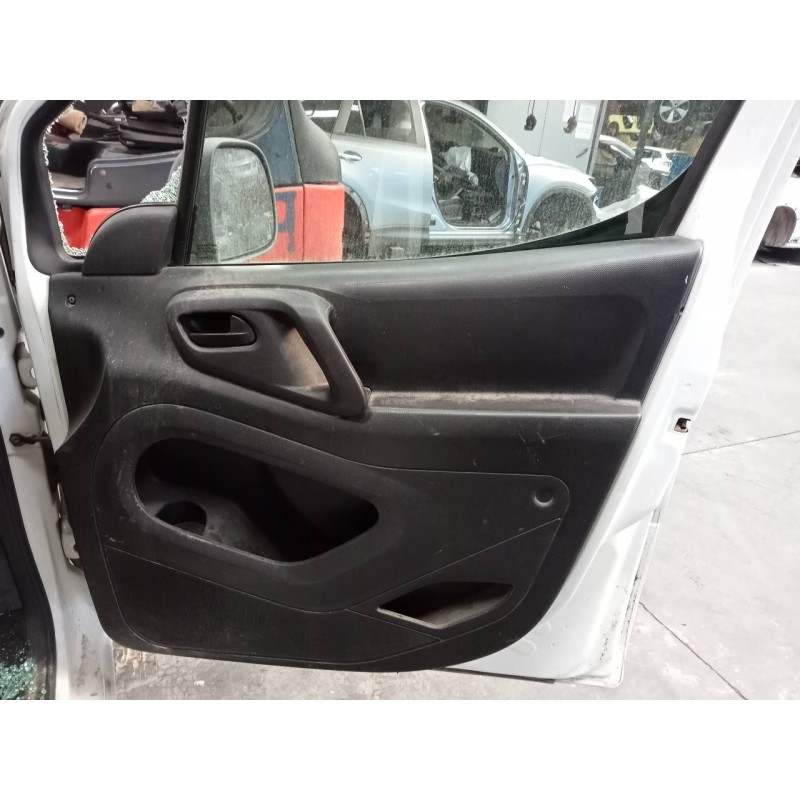 Recambio de guarnecido puerta delantera derecha para citroen berlingo cuadro confort referencia OEM IAM   