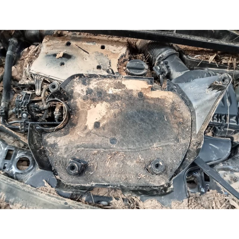 Recambio de tapa motor para bmw serie x1 (f48) sdrive20d referencia OEM IAM   