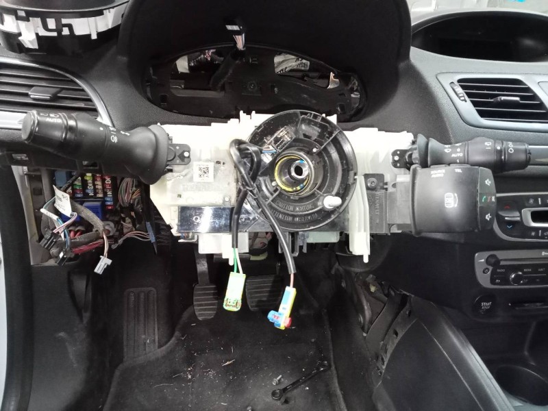 Recambio de anillo airbag para renault megane iii berlina 5 p limited referencia OEM IAM 255670019R  