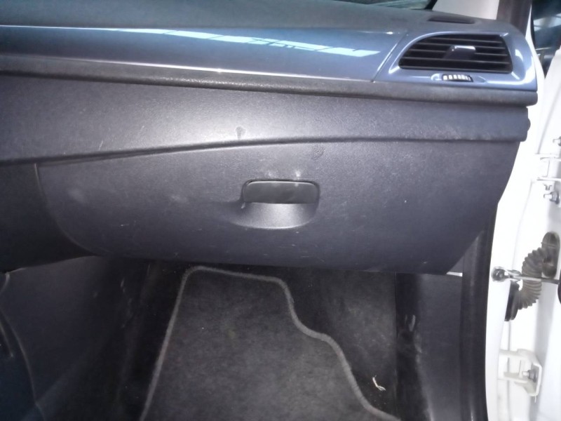 Recambio de guantera para renault megane iii berlina 5 p limited referencia OEM IAM   