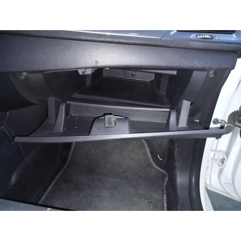 Recambio de guantera para renault megane iii berlina 5 p limited referencia OEM IAM   