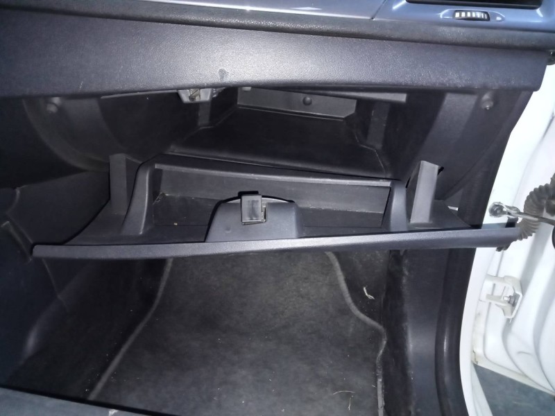 Recambio de guantera para renault megane iii berlina 5 p limited referencia OEM IAM   