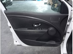 Recambio de guarnecido puerta delantera izquierda para renault megane iii berlina 5 p limited referencia OEM IAM   