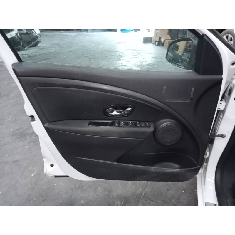 Recambio de guarnecido puerta delantera izquierda para renault megane iii berlina 5 p limited referencia OEM IAM   