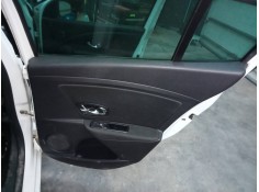 Recambio de guarnecido puerta trasera derecha para renault megane iii berlina 5 p limited referencia OEM IAM   