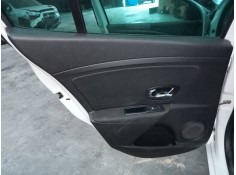 Recambio de guarnecido puerta trasera izquierda para renault megane iii berlina 5 p limited referencia OEM IAM   