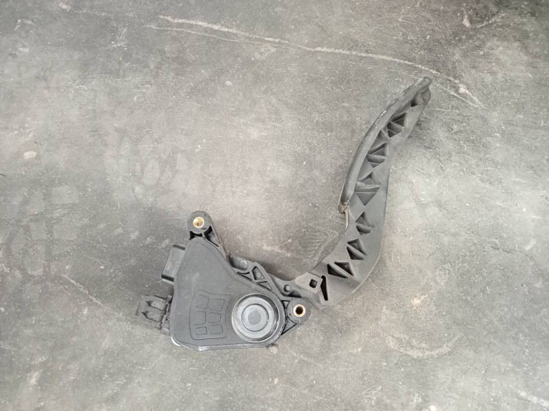 Recambio de pedal acelerador para renault megane iii berlina 5 p limited referencia OEM IAM 180020022R  