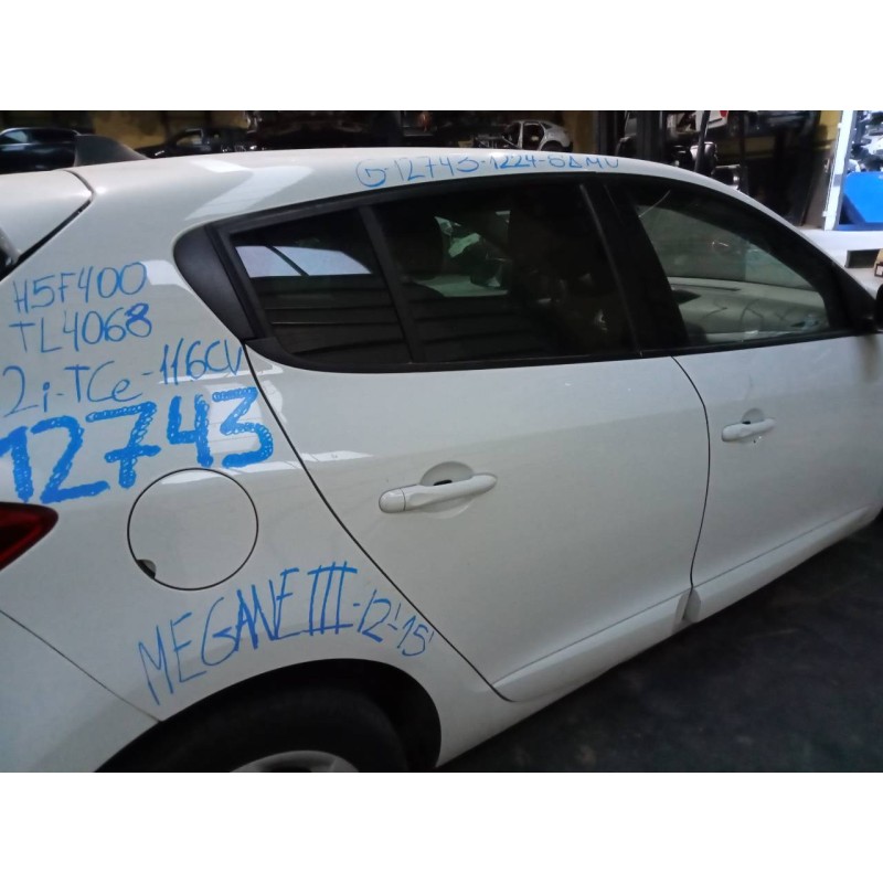 Recambio de puerta trasera derecha para renault megane iii berlina 5 p limited referencia OEM IAM   