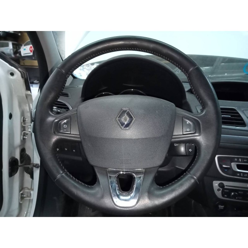 Recambio de volante para renault megane iii berlina 5 p limited referencia OEM IAM   