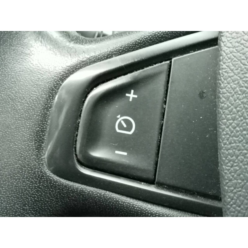 Recambio de volante para renault megane iii berlina 5 p limited referencia OEM IAM   