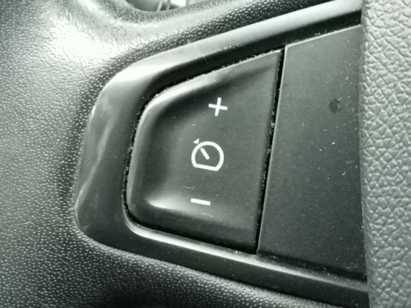 Recambio de volante para renault megane iii berlina 5 p limited referencia OEM IAM   