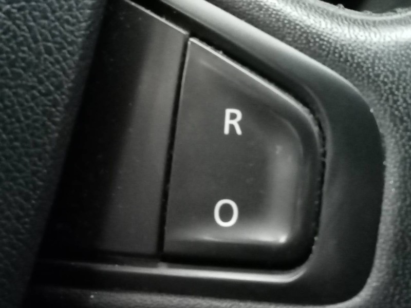 Recambio de volante para renault megane iii berlina 5 p limited referencia OEM IAM   