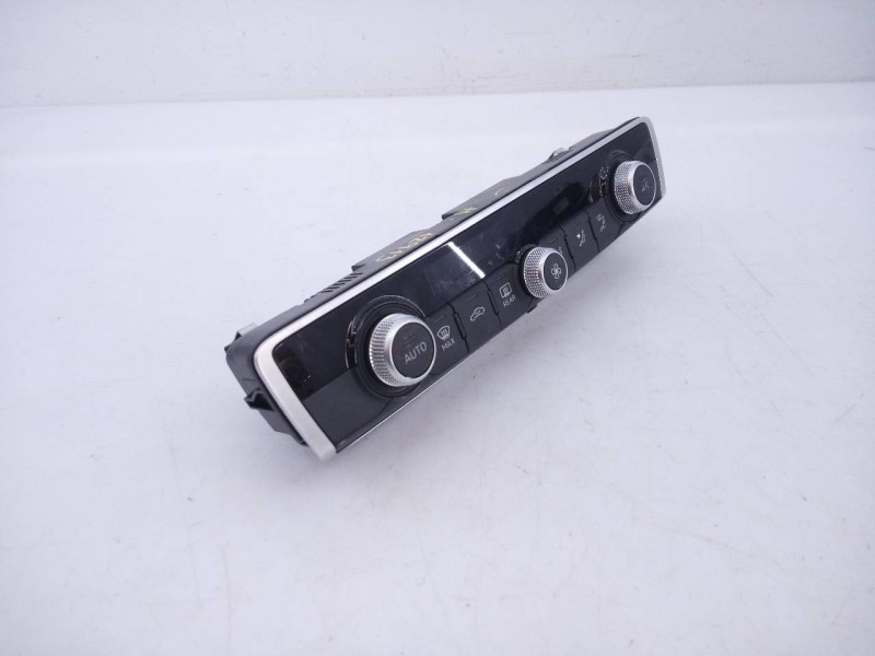 Recambio de mando climatizador para audi a1 sportback (gba) 30 s-line referencia OEM IAM 83A820043R  E2-A1-33-3