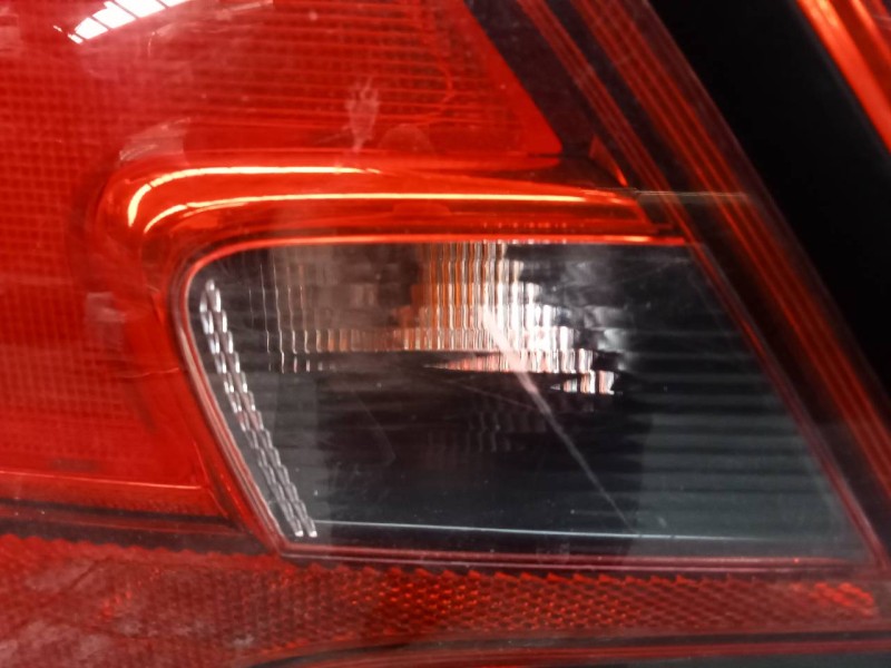 Recambio de piloto trasero izquierdo para opel corsa e selective referencia OEM IAM   