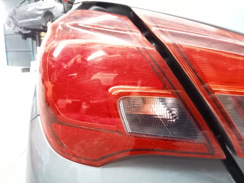 Recambio de piloto trasero izquierdo para opel corsa e selective referencia OEM IAM   