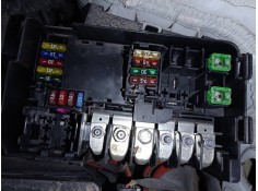 CAJA RELES / FUSIBLES 