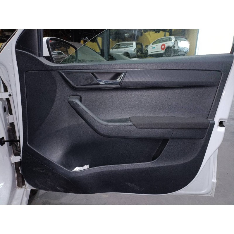 Recambio de guarnecido puerta delantera derecha para skoda fabia combi familiar comfort referencia OEM IAM   