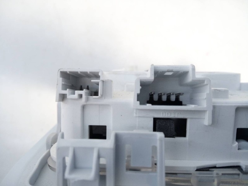 Recambio de luz interior para peugeot 208 active referencia OEM IAM   E3-B2-39-1