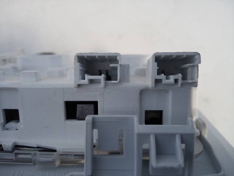 Recambio de luz interior para peugeot 208 active referencia OEM IAM   E3-B2-39-1
