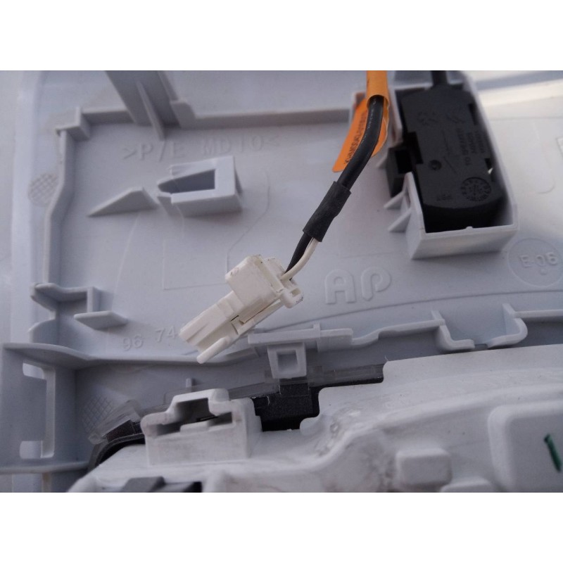 Recambio de luz interior para peugeot 208 active referencia OEM IAM   E3-B2-39-1