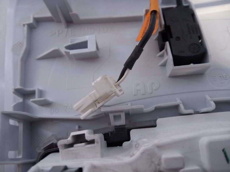 Recambio de luz interior para peugeot 208 active referencia OEM IAM   E3-B2-39-1
